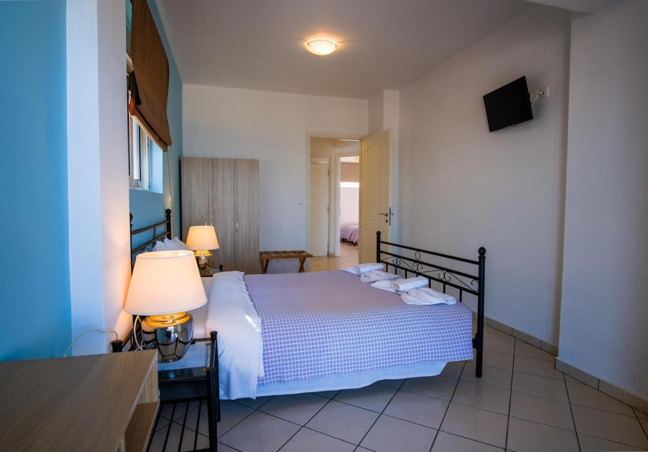Blue Villas Agia Marina Eksteriør billede